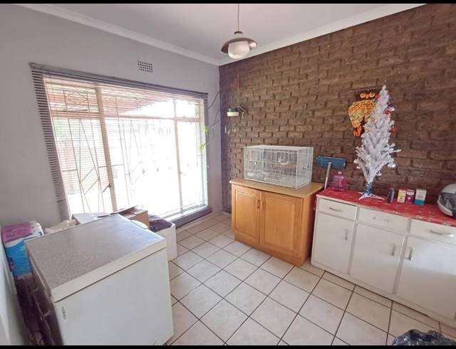 4 BEDROOM PROPERTY TO RENT IN UNITAS PARK